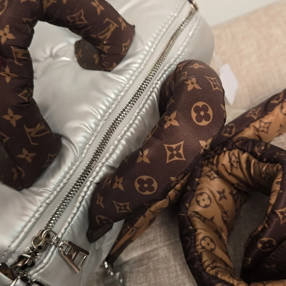 Louis Vuitton Limited Edition Silver Giant Monogram Econyl Pillow Speedy 25 - Picture 9 of 12